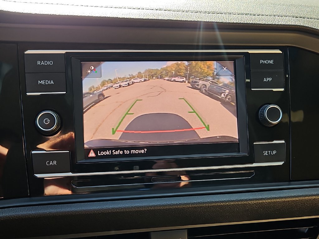 Used 2019 Volkswagen Jetta SE w/ Cold Weather Package FWD image 16