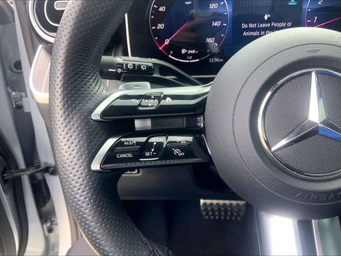 Used 2025 Mercedes-Benz GLC 300 image 21