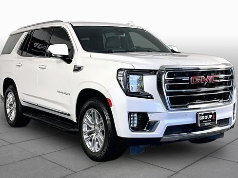 Certified 2022 GMC Yukon SLT w/ SLT Luxury Package RWD image 3