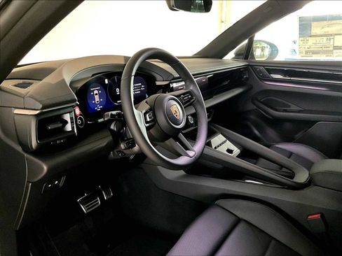 New 2025 Porsche Macan 4S Electric image 4