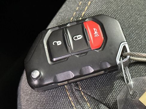 Used 2024 Jeep Wrangler Unlimited Sport AWD/4WD image 28