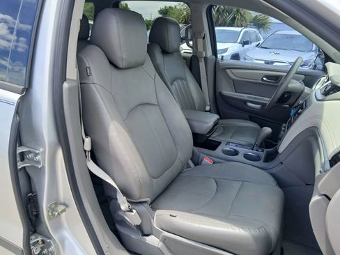 Used 2016 Chevrolet Traverse LS FWD image 18