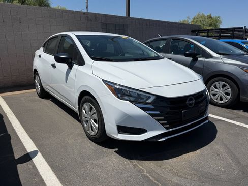 Used 2025 Nissan Versa S w/ Trunk Package FWD image 5