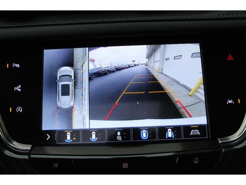 Used 2020 Cadillac XT6 Premium Luxury FWD image 22