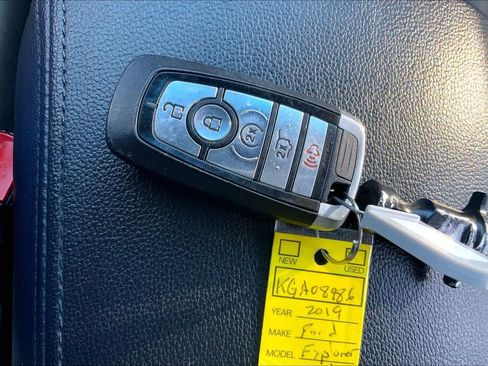Used 2019 Ford Explorer Limited w/ Class III Trailer Tow Package image 14