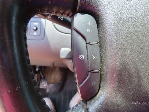 Used 2011 Chevrolet Impala LTZ FWD image 26