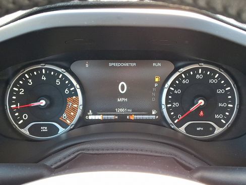 Certified 2022 Jeep Renegade Limited w/ Sun, Sound & Wheels Group image 22