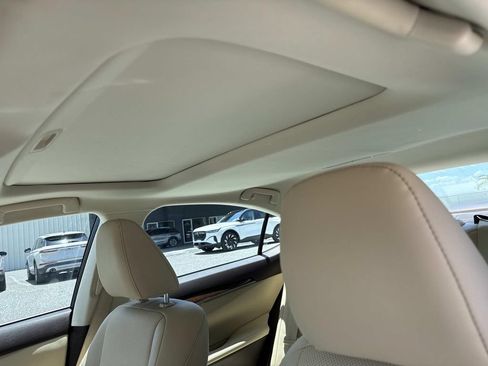 Used 2017 Lexus ES 350 w/ Premium Package FWD image 33