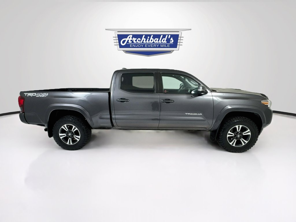 Used 2019 Toyota Tacoma TRD Sport AWD/4WD image 9