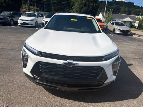 Used 2024 Chevrolet Trax ACTIV w/ Sunroof Package FWD image 8