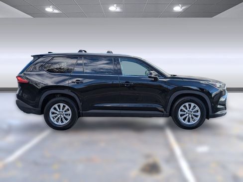 Used 2024 Toyota Grand Highlander XLE image 8
