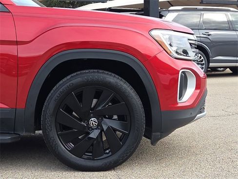 Used 2024 Volkswagen Atlas SE w/ Black Wheel Package image 5