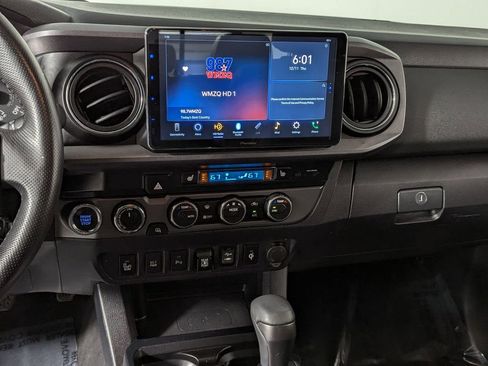 Used 2019 Toyota Tacoma TRD Off-Road image 23