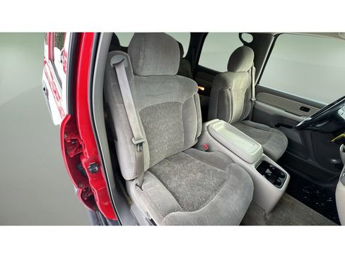 Used 2002 Chevrolet Tahoe LS w/ 3rd Row Seat Pkg image 31