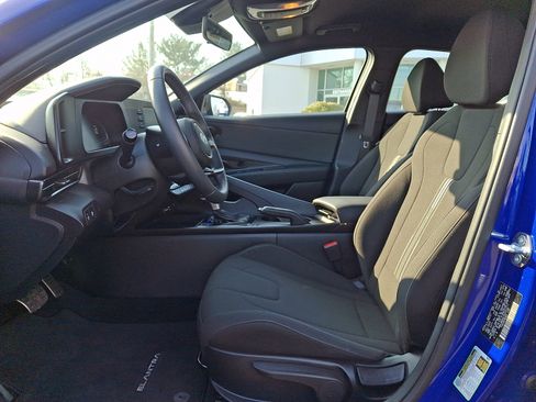 Certified 2025 Hyundai Elantra Sport image 13