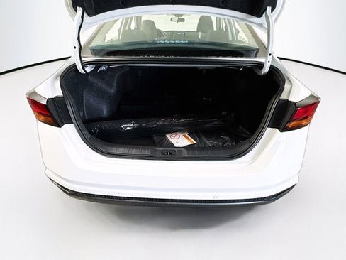 New 2026 Nissan Altima 2.5 SV FWD image 9