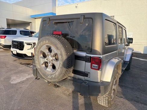 Used 2018 Jeep Wrangler Unlimited Sahara image 12