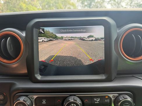 Certified 2023 Jeep Gladiator Mojave w/ LED Lighting Group AWD/4WD image 32