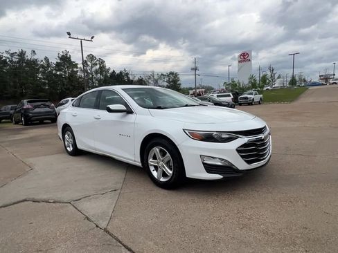 Used 2024 Chevrolet Malibu LT image 11