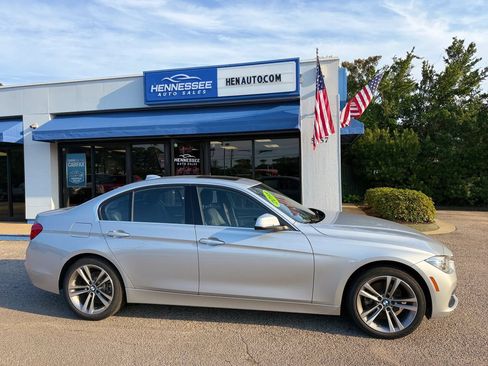 Used 2018 BMW 330i xDrive Sedan AWD/4WD image 20