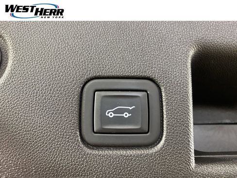 Used 2024 Chevrolet Equinox LT AWD/4WD image 18