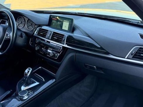 Used 2018 BMW 330i xDrive Sedan w/ Convenience Package image 18