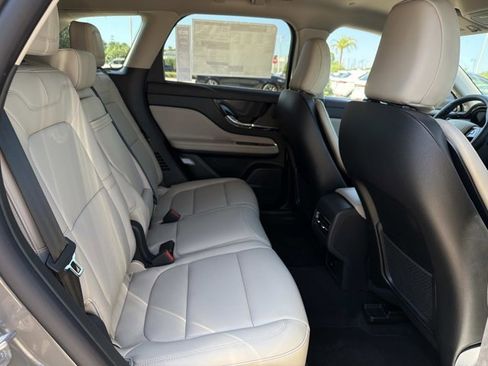 New 2026 Lincoln Corsair Premiere FWD image 22