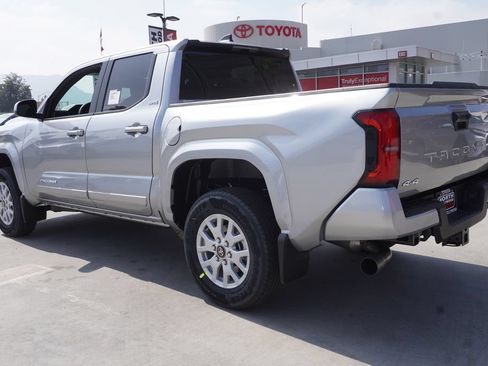 Certified 2026 Toyota Tacoma SR5 AWD/4WD image 3