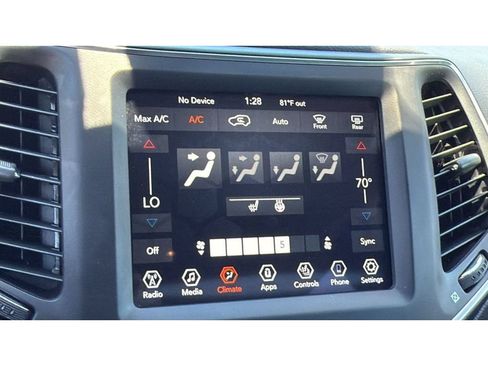 Used 2022 Jeep Cherokee Latitude Lux AWD/4WD image 19