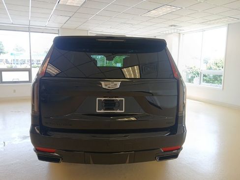 Certified 2024 Cadillac Escalade Sport Platinum w/ LPO, ONYX Package AWD/4WD image 12