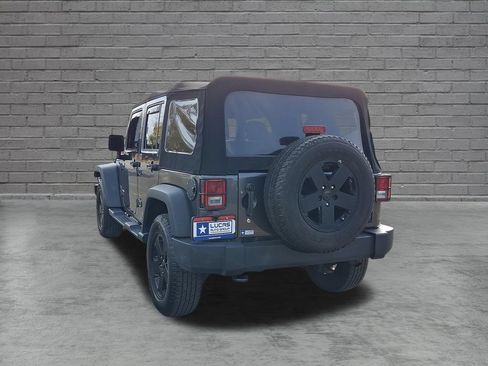 Used 2018 Jeep Wrangler Unlimited Sport S AWD/4WD image 9