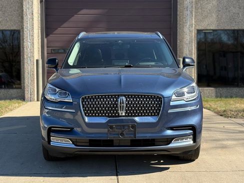 Used 2020 Lincoln Aviator Reserve w/ Equipment Group 202A image 2