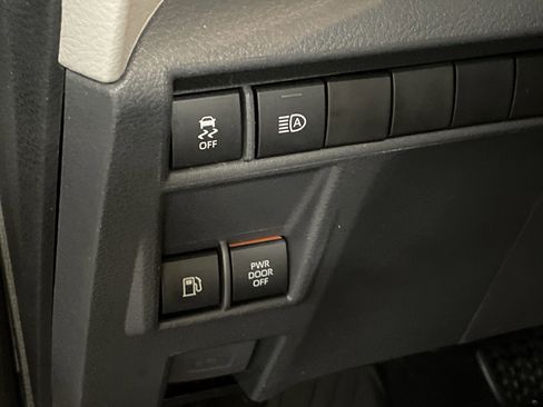 Certified 2022 Toyota Sienna XLE image 29