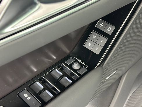 New 2026 Land Rover Range Rover Velar Dynamic SE image 22