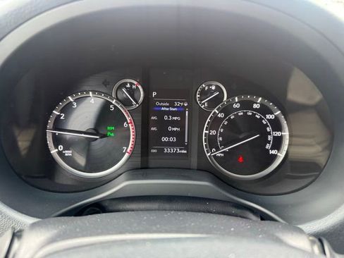 Used 2023 Lexus GX 460 Premium w/ Accessory Package AWD/4WD image 33