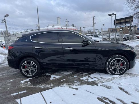 Used 2017 Maserati Levante image 4
