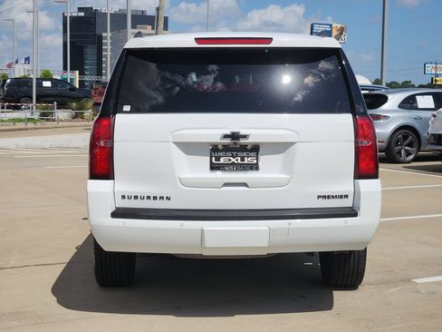 Used 2019 Chevrolet Suburban Premier RWD image 6