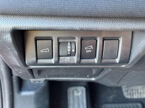 Used 2025 Subaru Outback Premium image 18