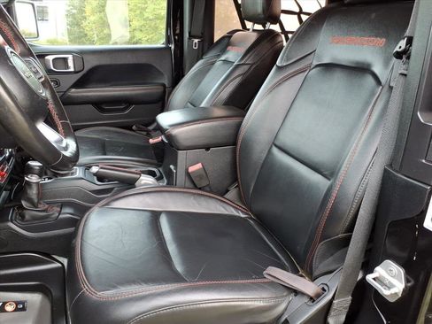 Used 2018 Jeep Wrangler Rubicon w/ Cold Weather Group image 10