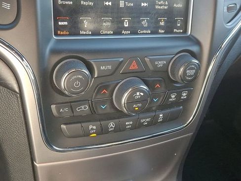 Used 2018 Jeep Grand Cherokee Altitude RWD image 15