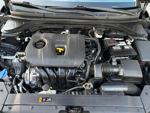 Used 2020 Hyundai Elantra SE w/ Cargo Package (C1) image 26