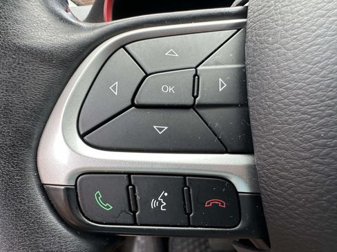 Used 2018 Jeep Compass Trailhawk w/ Leather Interior Group AWD/4WD image 36