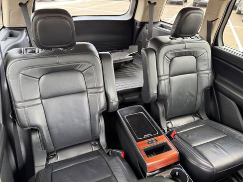 Used 2020 Lincoln Aviator Reserve w/ Equipment Group 202A image 18