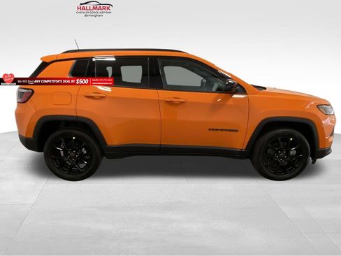 Used 2026 Jeep Compass Latitude AWD/4WD image 2