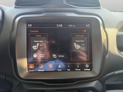 Used 2023 Jeep Renegade Altitude w/ Sun/Sound Group AWD/4WD image 28