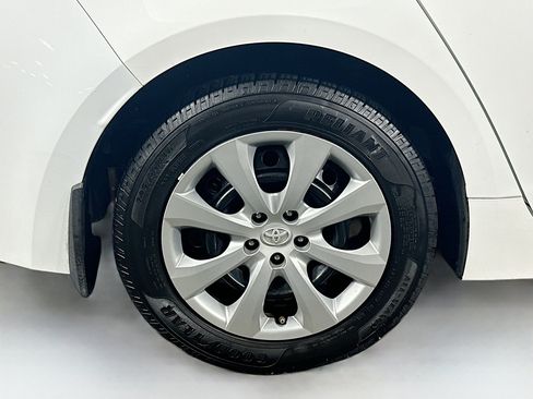 Used 2020 Toyota Corolla LE FWD image 11