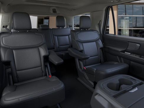 New 2025 Ford Expedition Platinum image 13