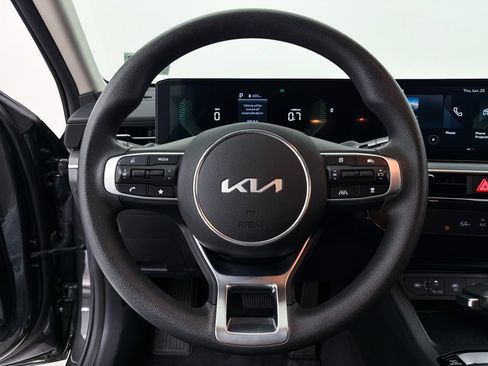 Used 2025 Kia K5 LXS FWD image 3