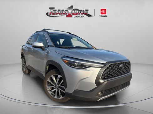 Used 2022 Toyota Corolla Cross XLE image 1