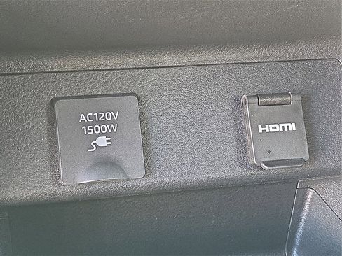 Certified 2023 Toyota Sienna Platinum image 14